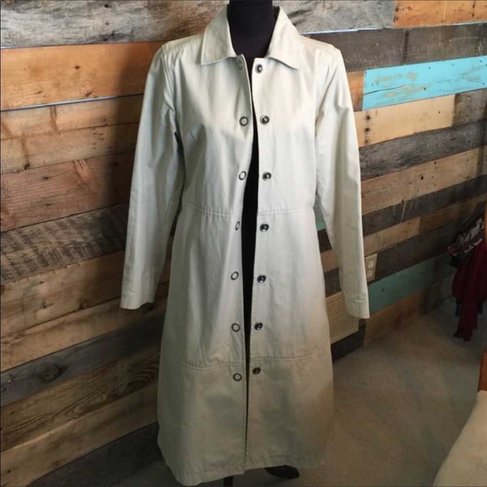 Stylish On Trend Trench Coat - Picture 2 of 5